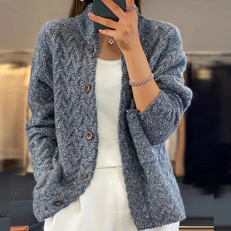 Nicolina | Classic Cardigan