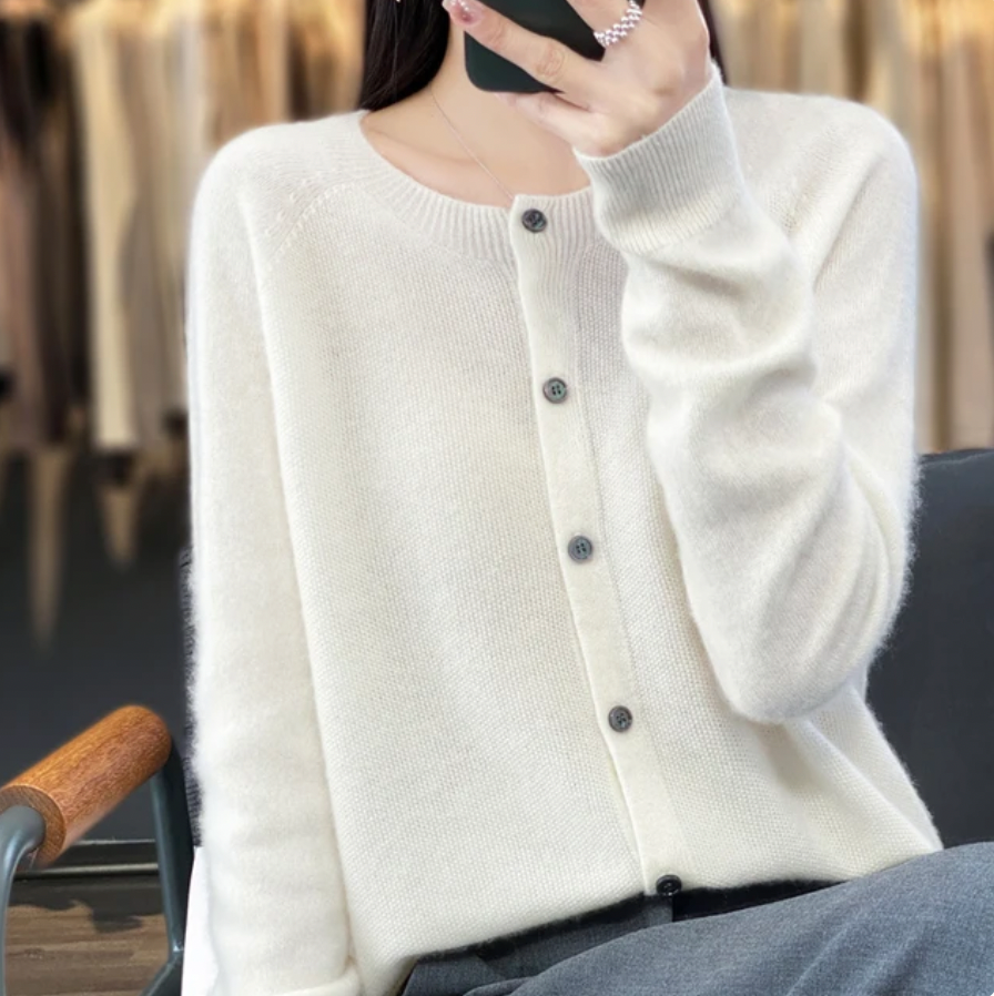 Annika - Soft and elegant wool cardigan