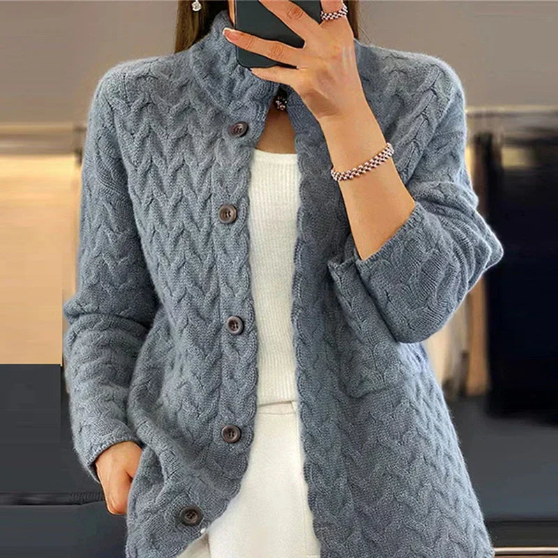 Nicolina | Classic Cardigan