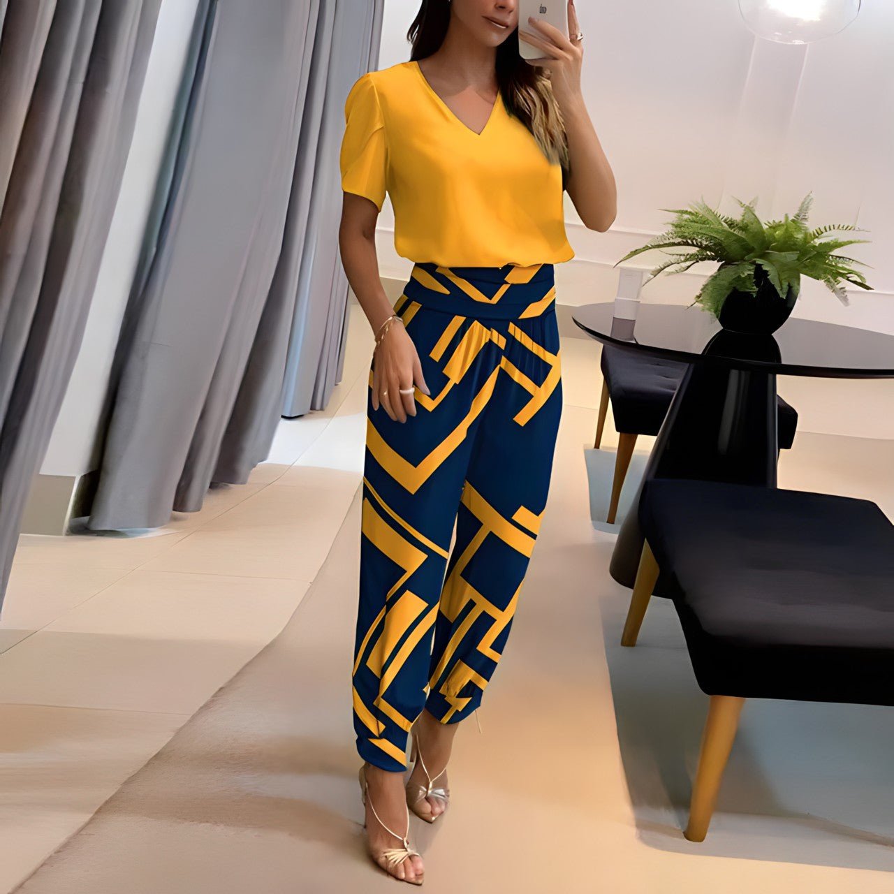 Alexandra | Trendy set with blouse and trousers